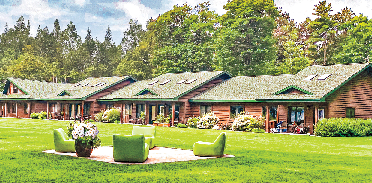 Luxurious Lakeside Getaway