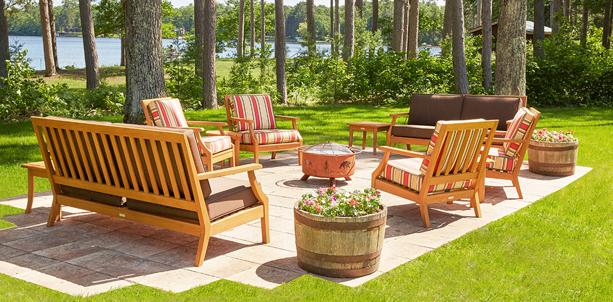 Luxurious Lakeside Getaway