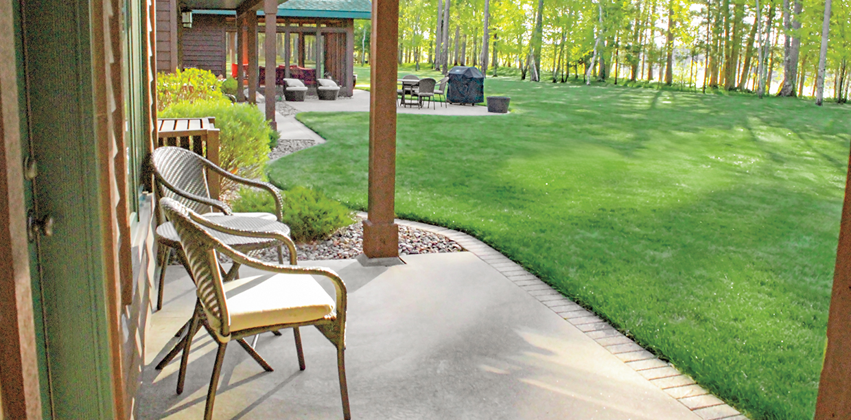 Luxurious Lakeside Getaway