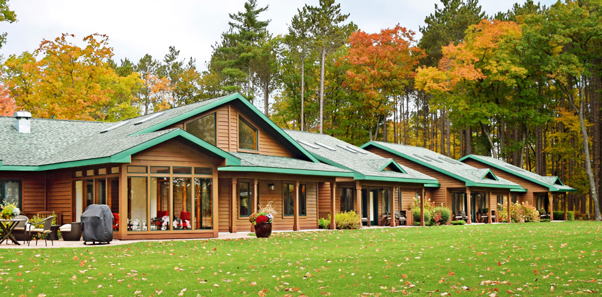 Luxurious Lakeside Getaway