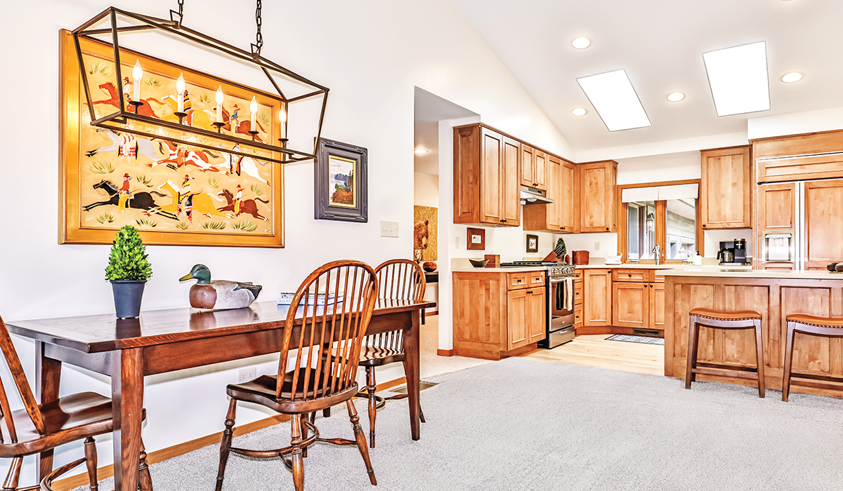 Open concept kitchen and eating area.